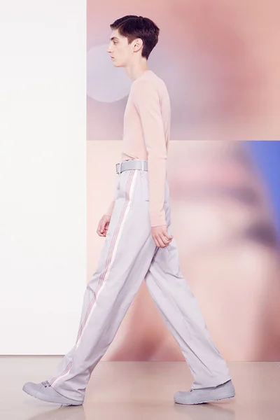 Look 16